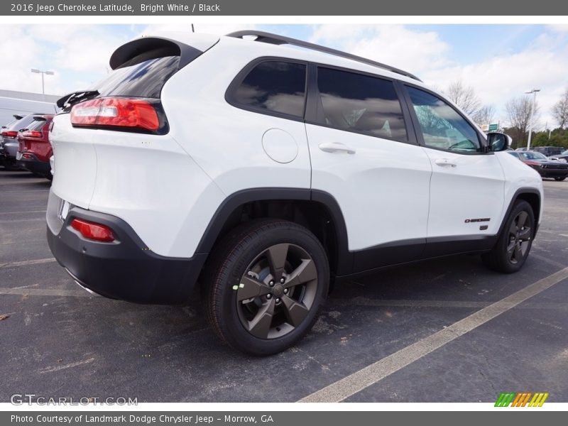 Bright White / Black 2016 Jeep Cherokee Latitude