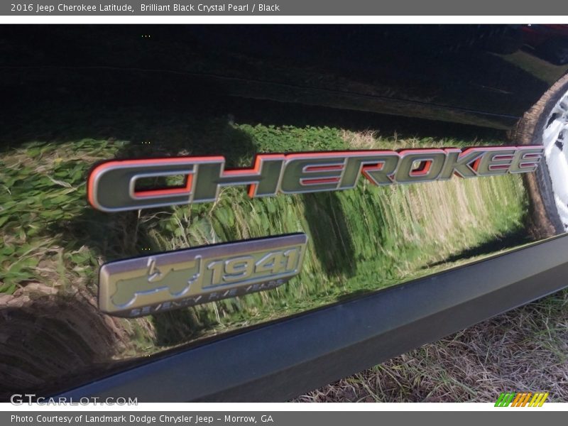 Brilliant Black Crystal Pearl / Black 2016 Jeep Cherokee Latitude