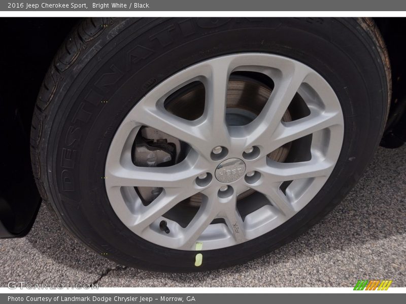Bright White / Black 2016 Jeep Cherokee Sport
