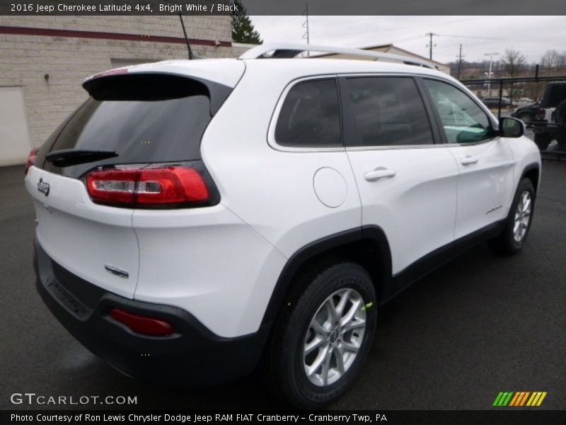 Bright White / Black 2016 Jeep Cherokee Latitude 4x4