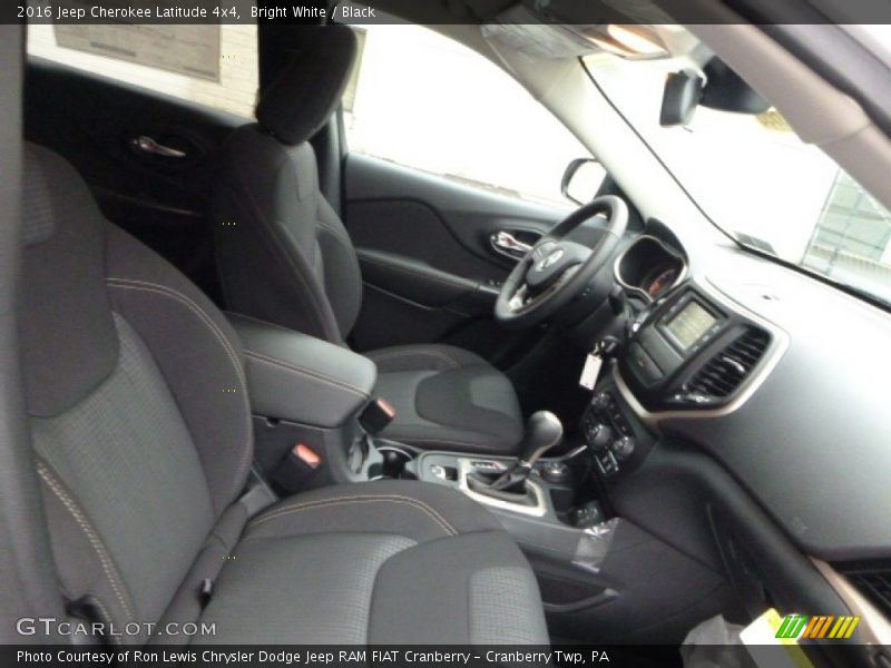 Bright White / Black 2016 Jeep Cherokee Latitude 4x4
