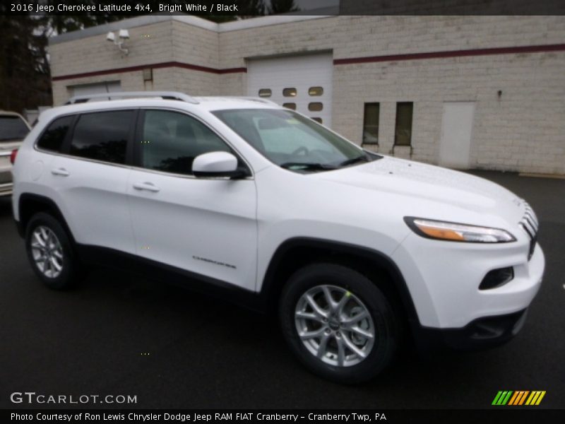 Bright White / Black 2016 Jeep Cherokee Latitude 4x4