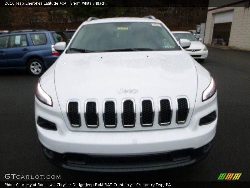 Bright White / Black 2016 Jeep Cherokee Latitude 4x4