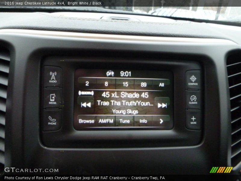 Bright White / Black 2016 Jeep Cherokee Latitude 4x4