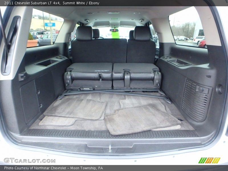 Summit White / Ebony 2011 Chevrolet Suburban LT 4x4