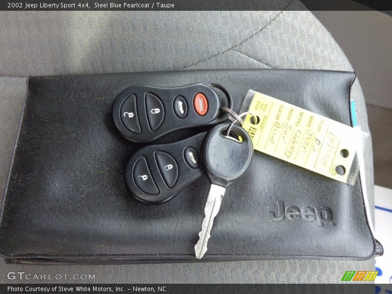 Steel Blue Pearlcoat / Taupe 2002 Jeep Liberty Sport 4x4