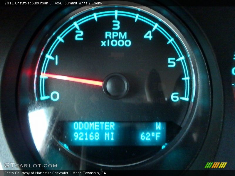 Summit White / Ebony 2011 Chevrolet Suburban LT 4x4