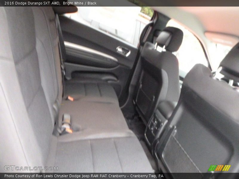 Bright White / Black 2016 Dodge Durango SXT AWD
