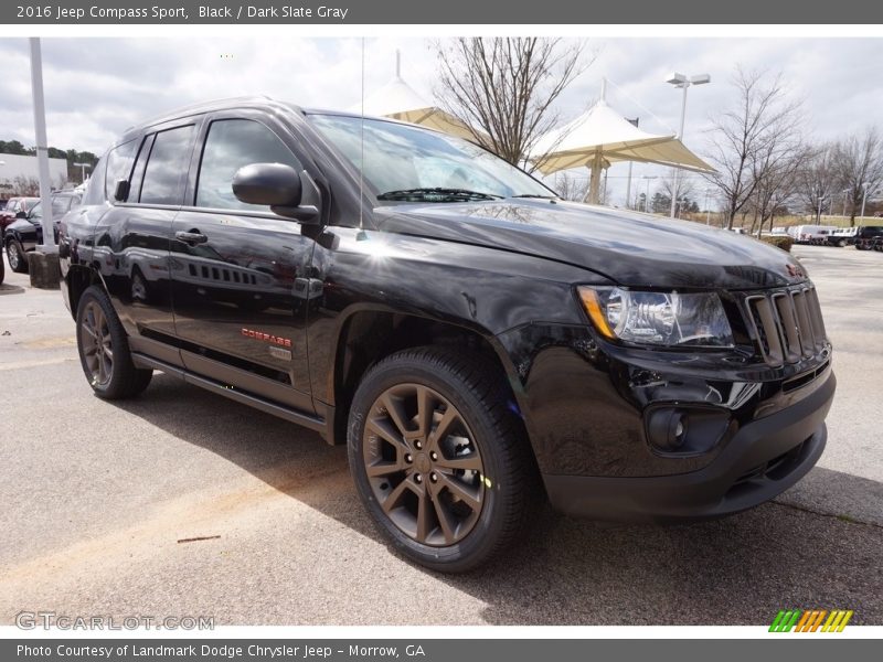 Front 3/4 View of 2016 Compass Sport