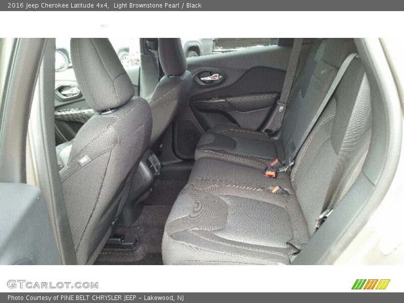 Light Brownstone Pearl / Black 2016 Jeep Cherokee Latitude 4x4