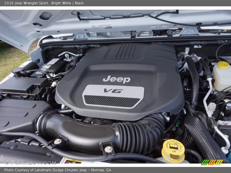 Bright White / Black 2016 Jeep Wrangler Sport