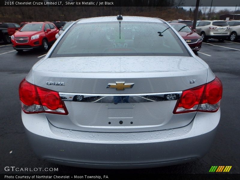 Silver Ice Metallic / Jet Black 2016 Chevrolet Cruze Limited LT