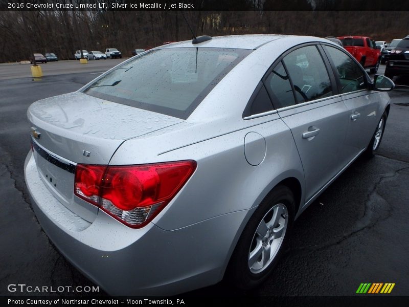 Silver Ice Metallic / Jet Black 2016 Chevrolet Cruze Limited LT