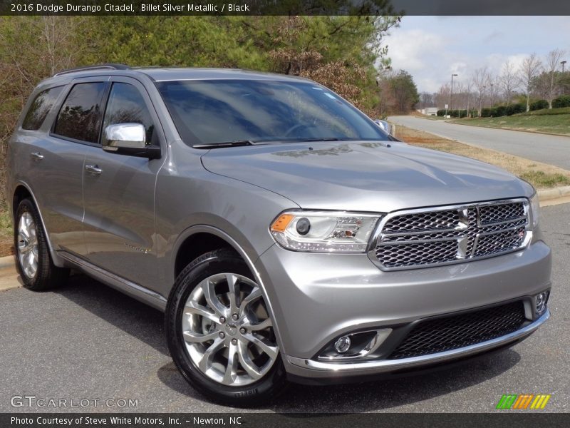 Front 3/4 View of 2016 Durango Citadel