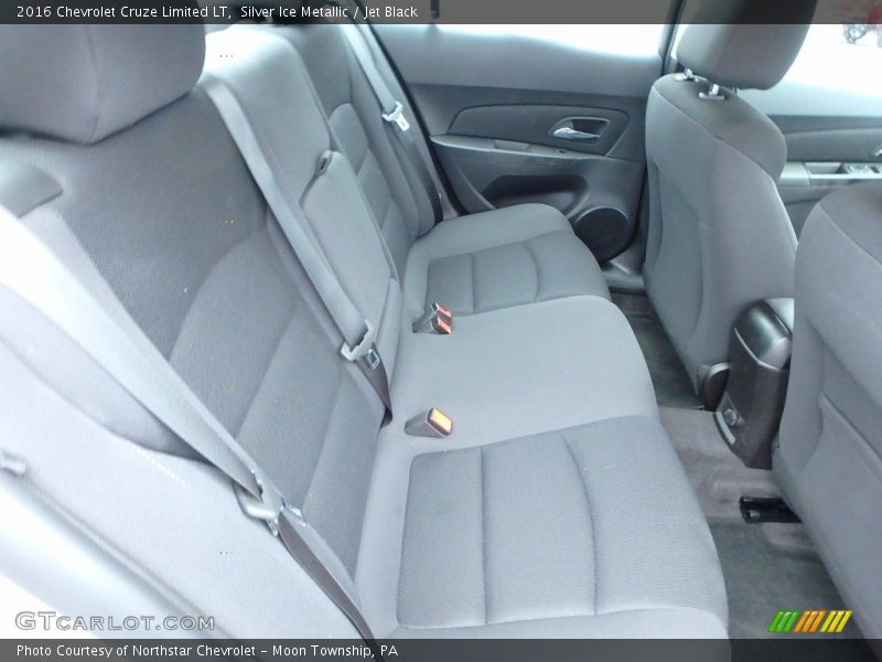Silver Ice Metallic / Jet Black 2016 Chevrolet Cruze Limited LT