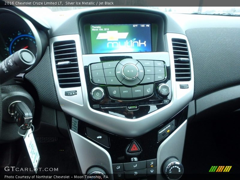 Silver Ice Metallic / Jet Black 2016 Chevrolet Cruze Limited LT