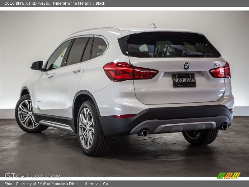 Mineral White Metallic / Black 2016 BMW X1 xDrive28i