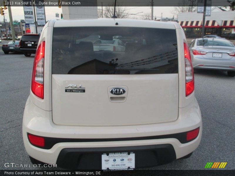 Dune Beige / Black Cloth 2013 Kia Soul 1.6