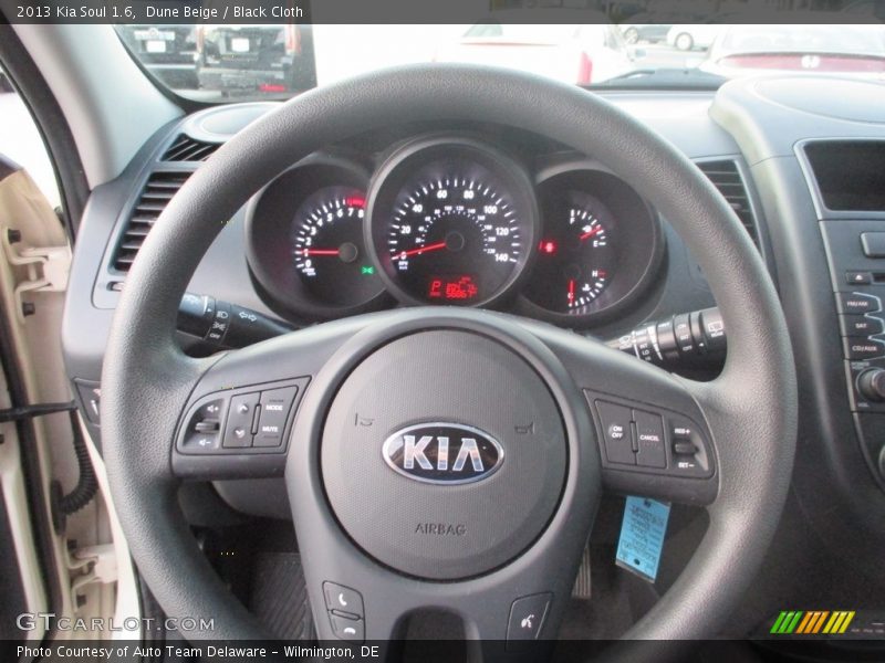 Dune Beige / Black Cloth 2013 Kia Soul 1.6