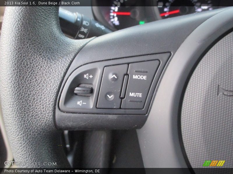 Dune Beige / Black Cloth 2013 Kia Soul 1.6