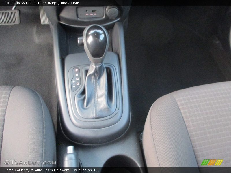 Dune Beige / Black Cloth 2013 Kia Soul 1.6