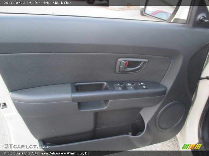 Dune Beige / Black Cloth 2013 Kia Soul 1.6