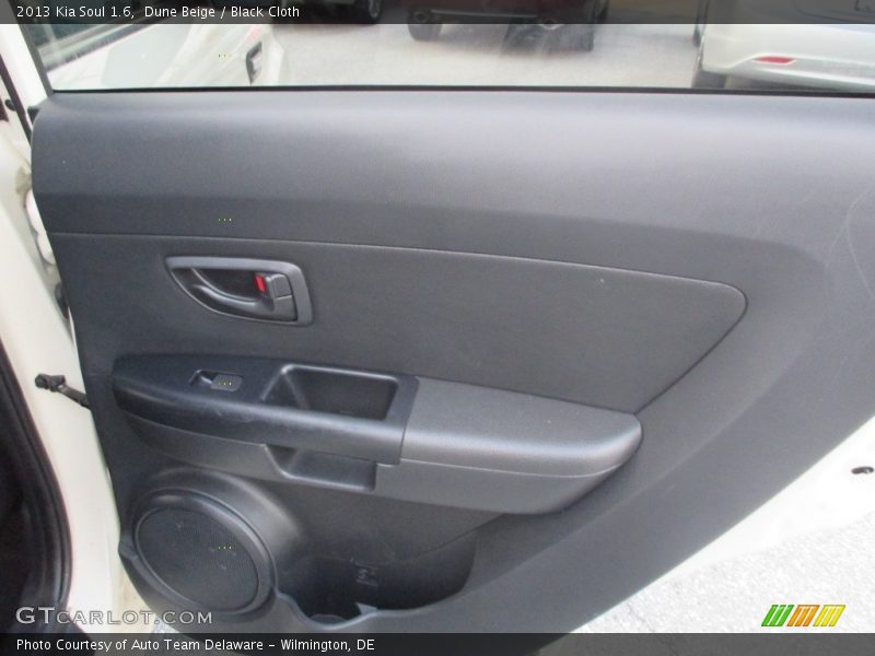 Dune Beige / Black Cloth 2013 Kia Soul 1.6