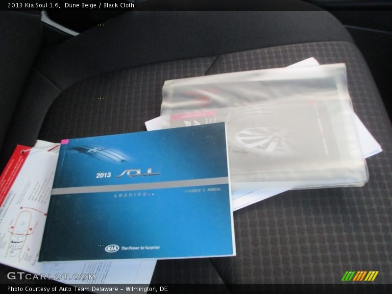 Dune Beige / Black Cloth 2013 Kia Soul 1.6