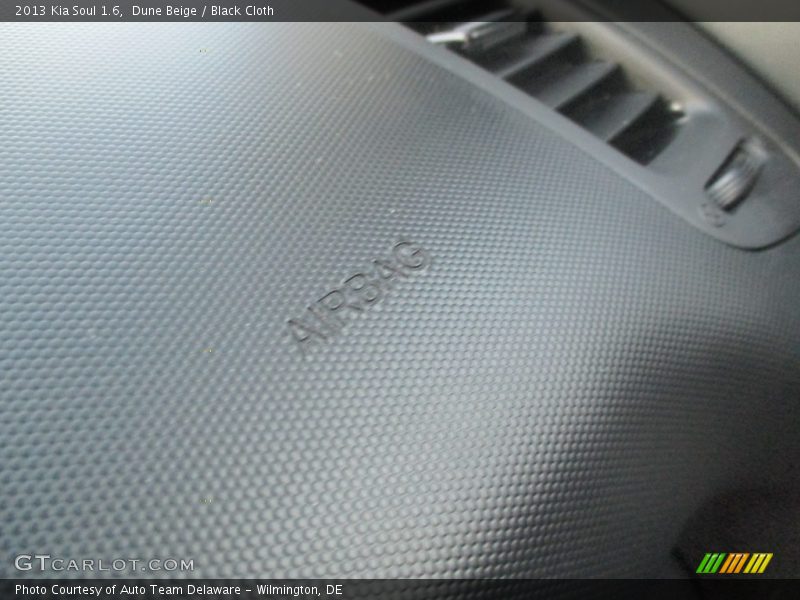 Dune Beige / Black Cloth 2013 Kia Soul 1.6