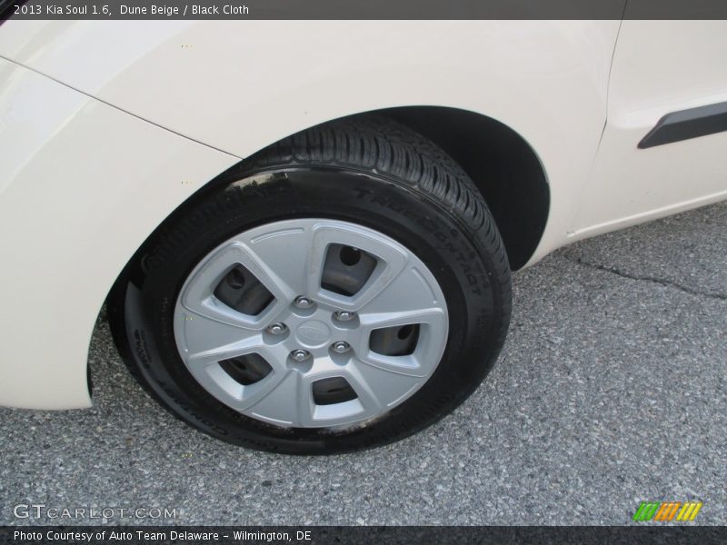 Dune Beige / Black Cloth 2013 Kia Soul 1.6