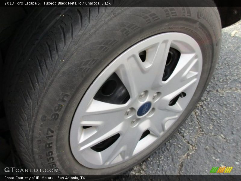 Tuxedo Black Metallic / Charcoal Black 2013 Ford Escape S