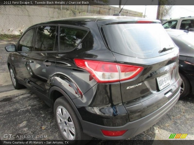 Tuxedo Black Metallic / Charcoal Black 2013 Ford Escape S