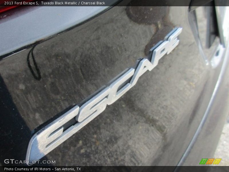 Tuxedo Black Metallic / Charcoal Black 2013 Ford Escape S