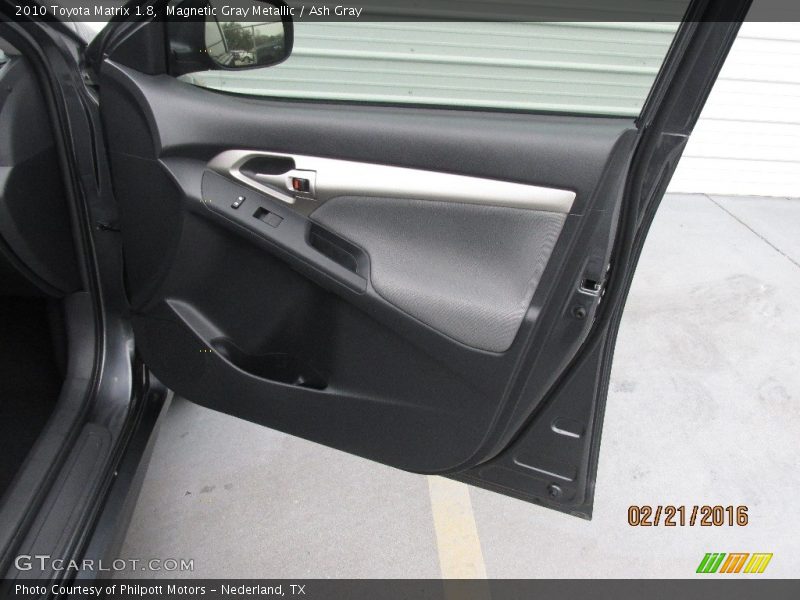Magnetic Gray Metallic / Ash Gray 2010 Toyota Matrix 1.8