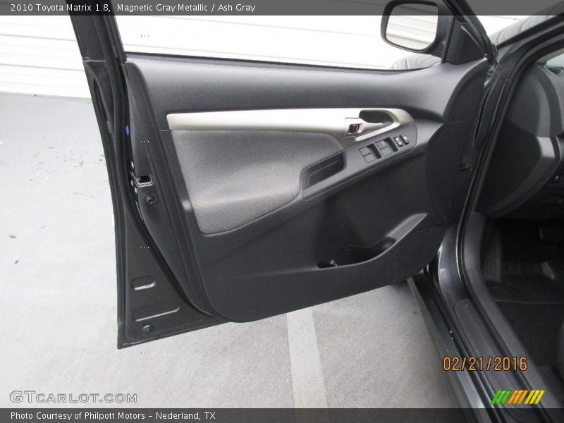 Magnetic Gray Metallic / Ash Gray 2010 Toyota Matrix 1.8