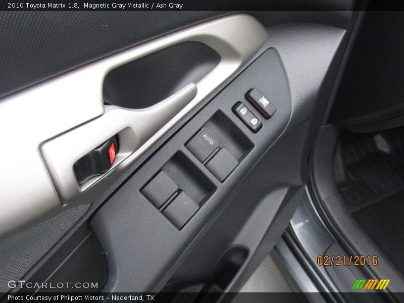 Magnetic Gray Metallic / Ash Gray 2010 Toyota Matrix 1.8