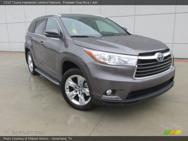 Front 3/4 View of 2016 Highlander Limited Platinum