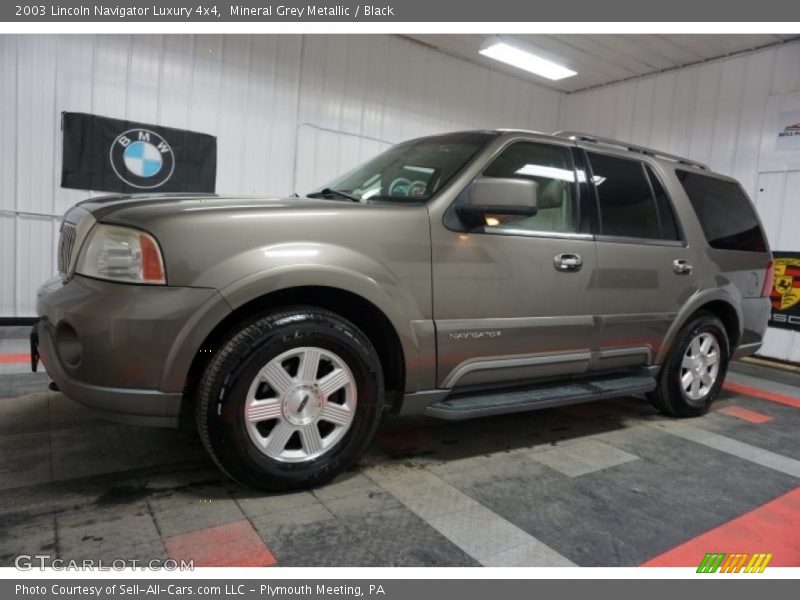Mineral Grey Metallic / Black 2003 Lincoln Navigator Luxury 4x4