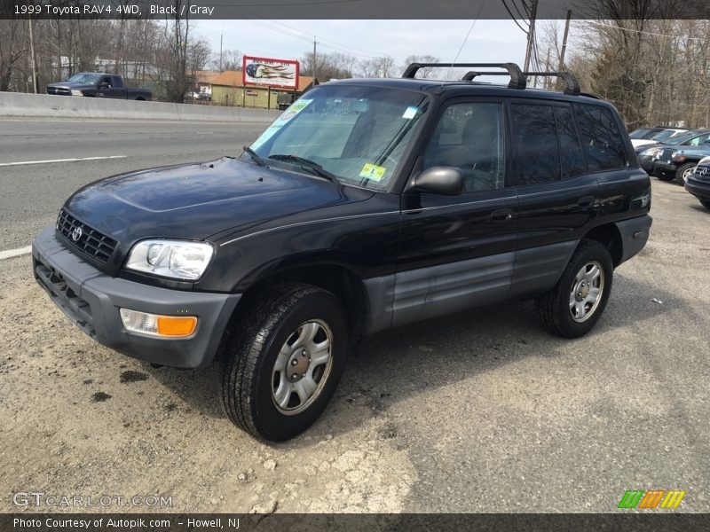 Front 3/4 View of 1999 RAV4 4WD