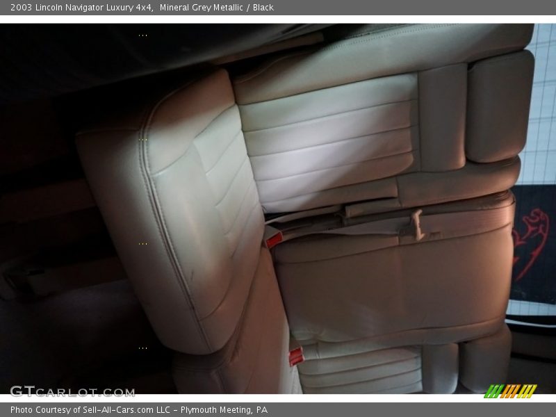 Mineral Grey Metallic / Black 2003 Lincoln Navigator Luxury 4x4