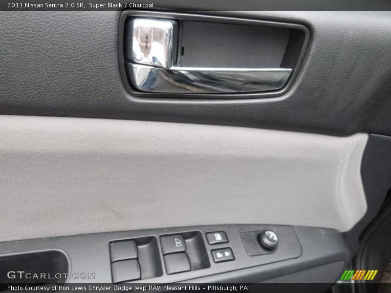 Super Black / Charcoal 2011 Nissan Sentra 2.0 SR