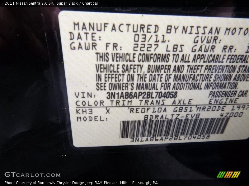 Super Black / Charcoal 2011 Nissan Sentra 2.0 SR