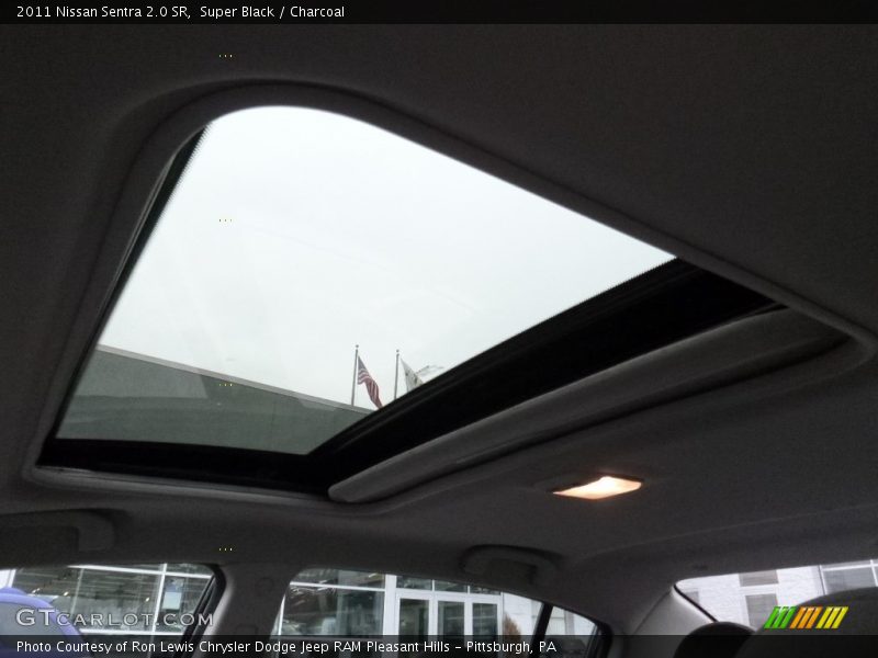 Super Black / Charcoal 2011 Nissan Sentra 2.0 SR