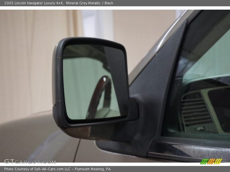 Mineral Grey Metallic / Black 2003 Lincoln Navigator Luxury 4x4