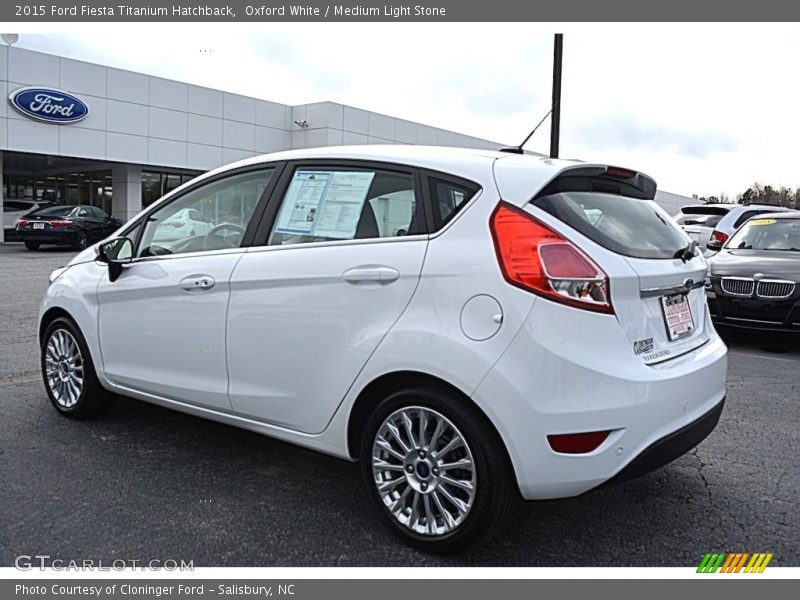 Oxford White / Medium Light Stone 2015 Ford Fiesta Titanium Hatchback