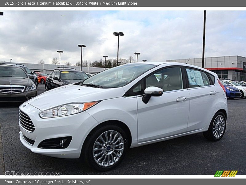 Oxford White / Medium Light Stone 2015 Ford Fiesta Titanium Hatchback