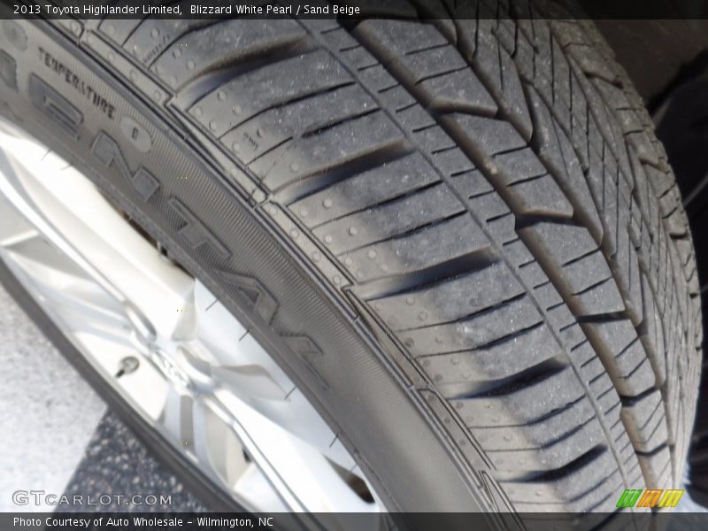 Blizzard White Pearl / Sand Beige 2013 Toyota Highlander Limited