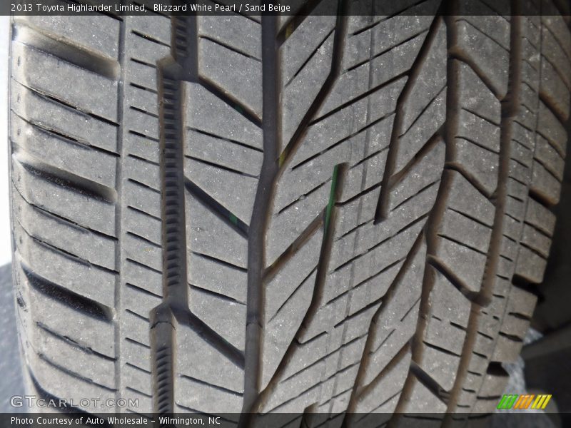 Blizzard White Pearl / Sand Beige 2013 Toyota Highlander Limited