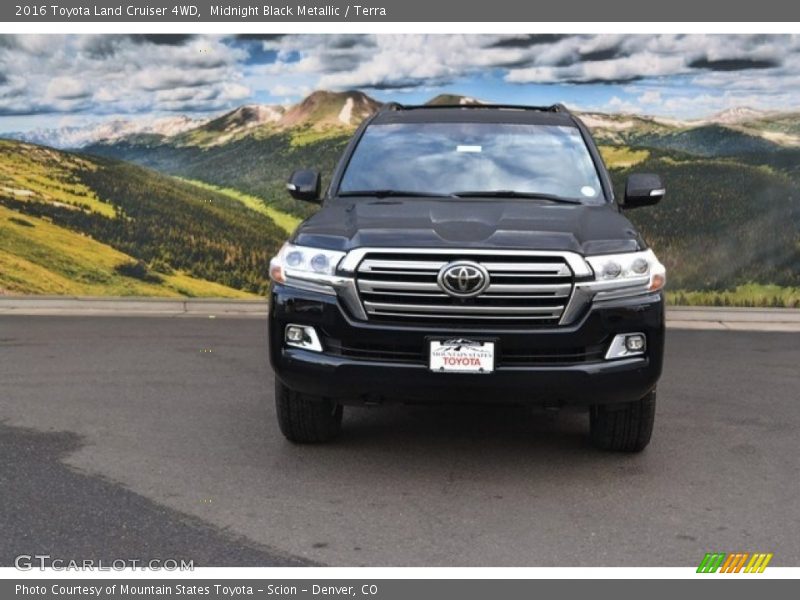 Midnight Black Metallic / Terra 2016 Toyota Land Cruiser 4WD