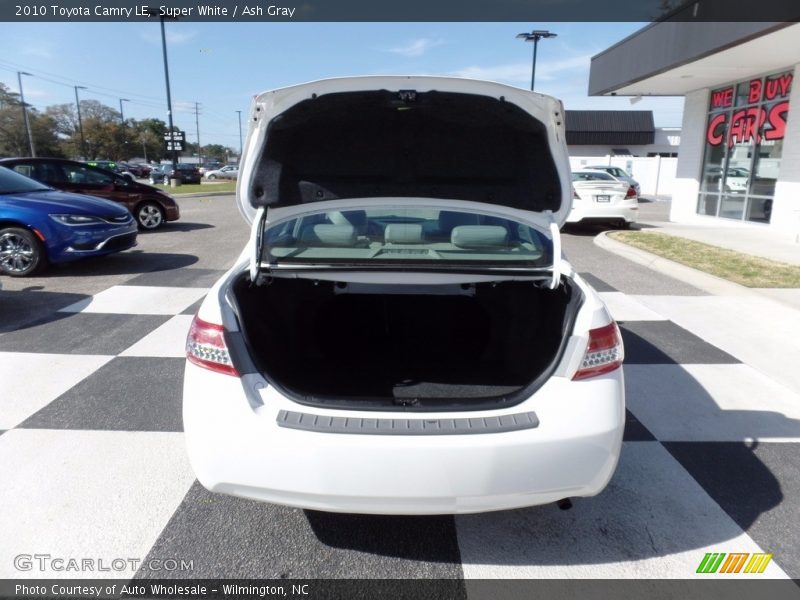 Super White / Ash Gray 2010 Toyota Camry LE